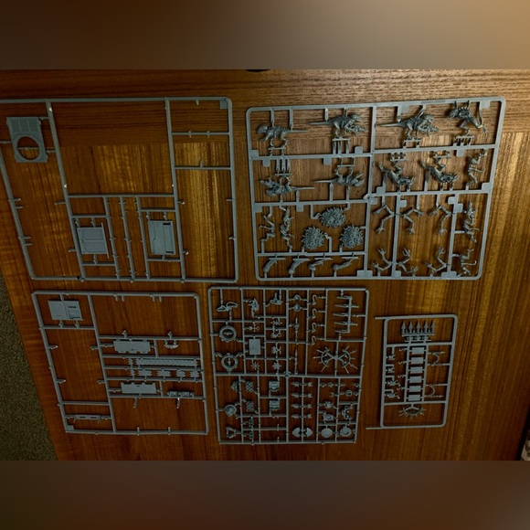 Warhammer-40,000 Battle for Macragge Game Set - Picture 5 of 10